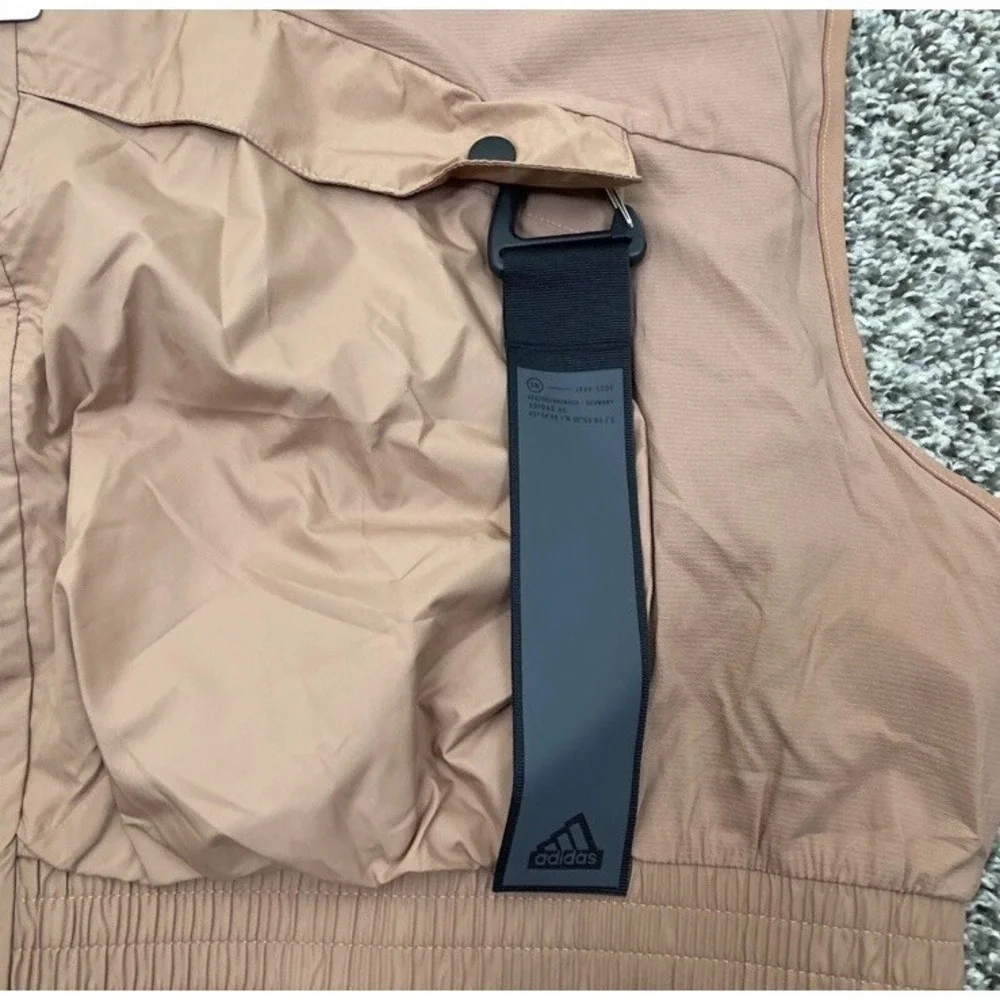 adidas City Escape Premium Vest Clay Strata Loose Fit Mens Size Large IA0014 $80